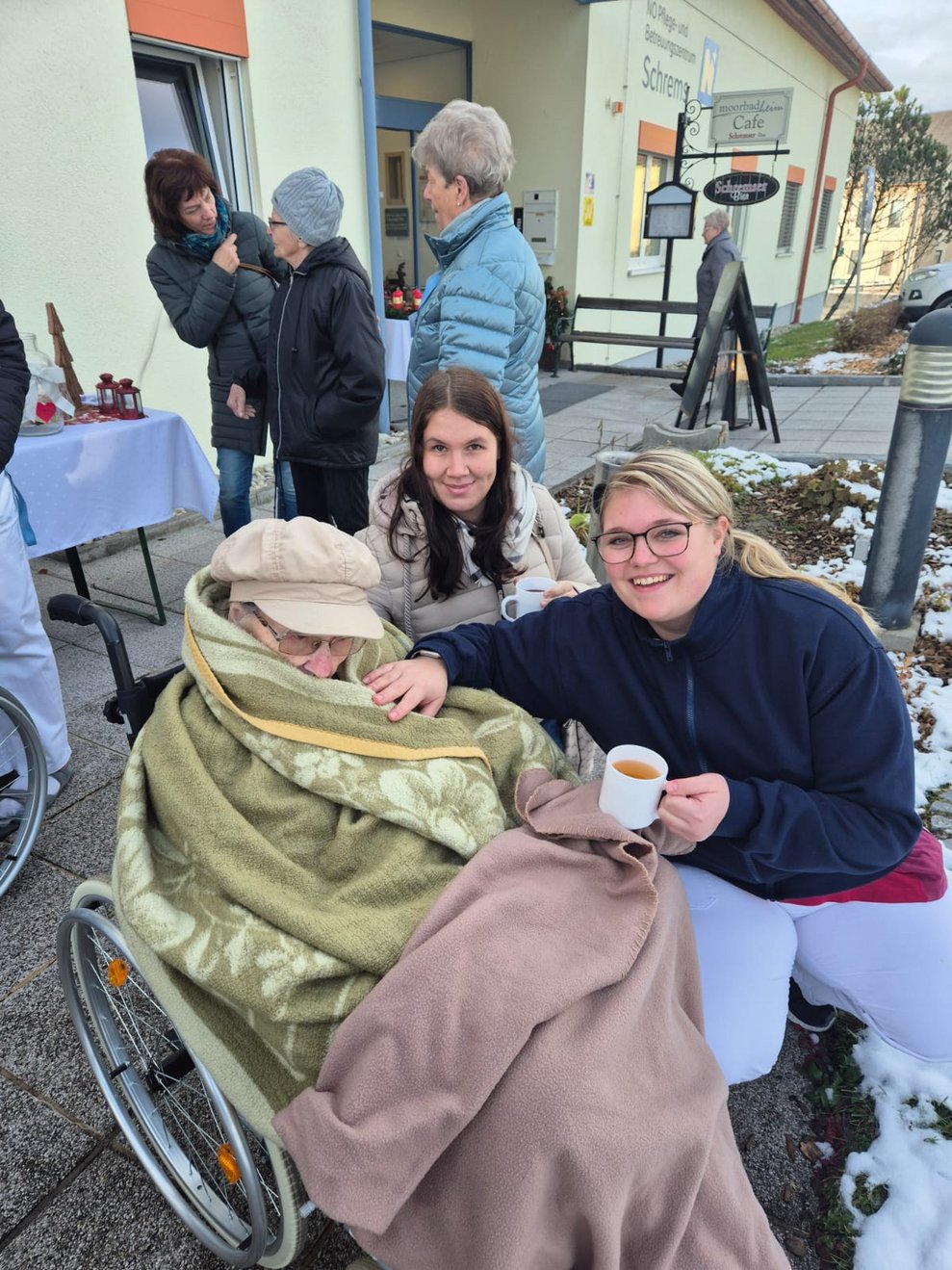 gemeinsamer Besuch am Punschstand