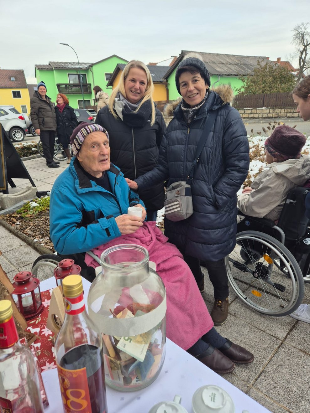 gemütliche Stimmung vor dem Haus