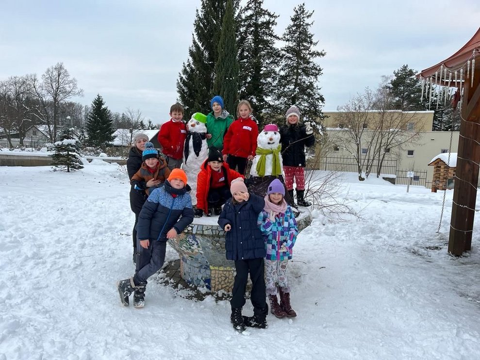 im Garten des PBZ's wurden 2 Schneemänner gemacht