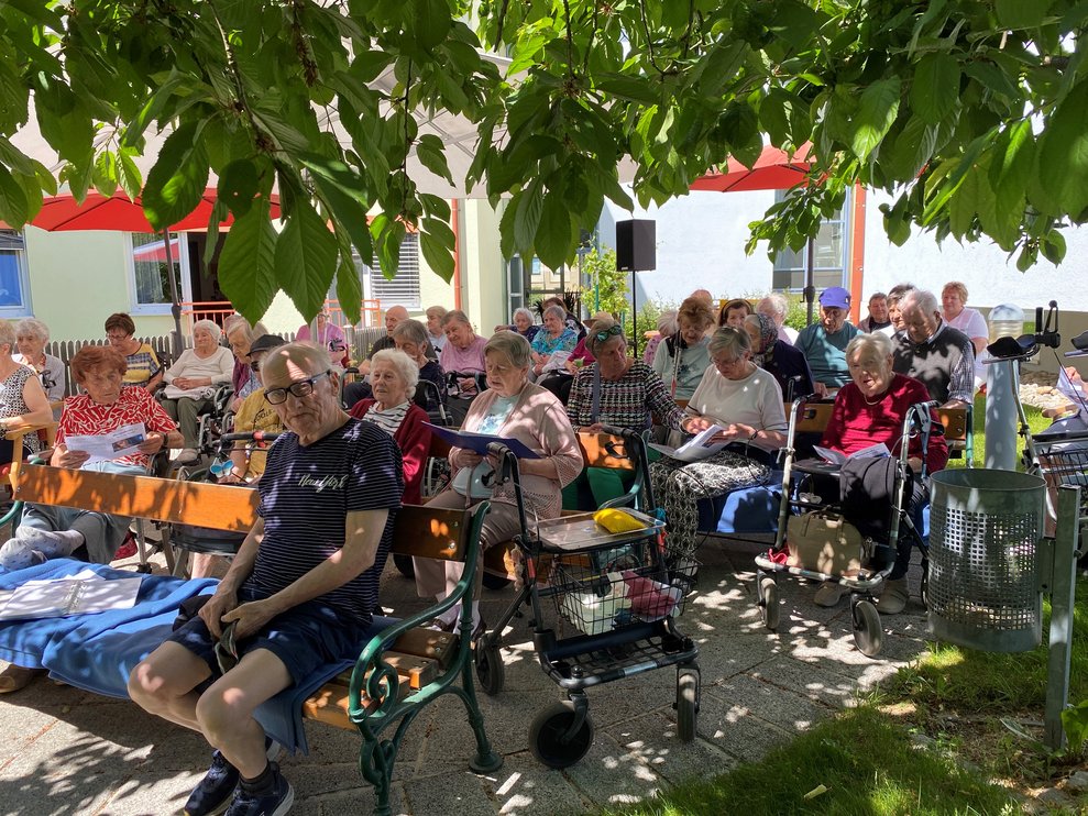 Andacht im Rosengarten