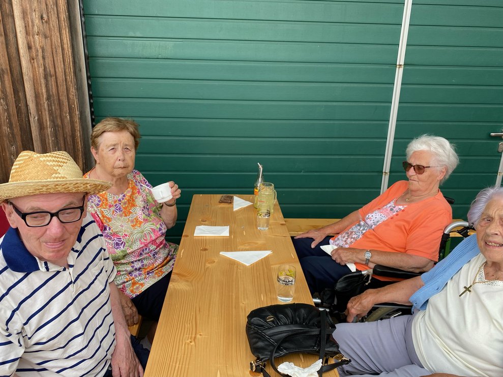 nette, gesellige Runde