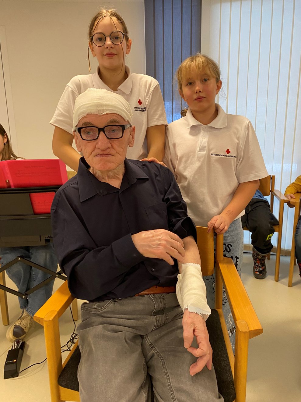 Kopfverband und Druckverband wurde von den Mädl's angelegt