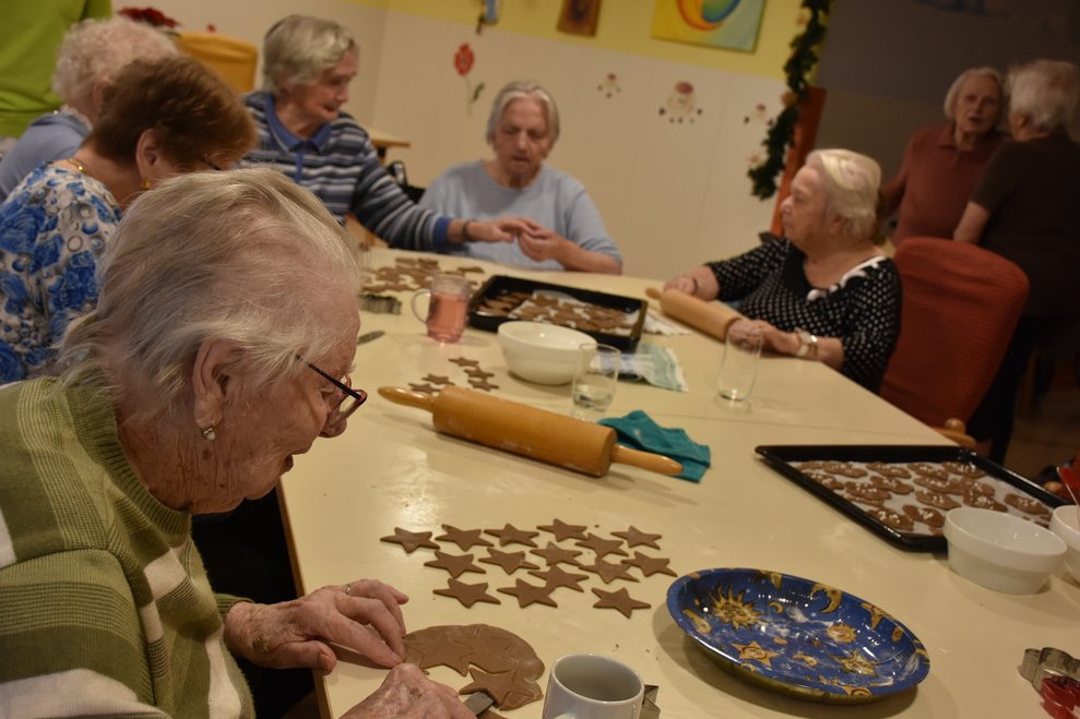 eine gemütliche Runde beim Backen
