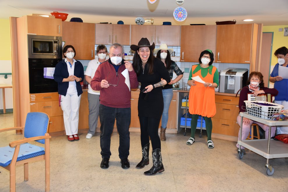 Unser Küchenchef Norbert verabschiedete sich im Zuge der Faschingsfeier in den wohlverdienten Ruhestand...