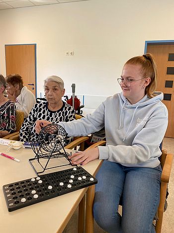 das gemeinsame Spielen begeistert Jung und Alt