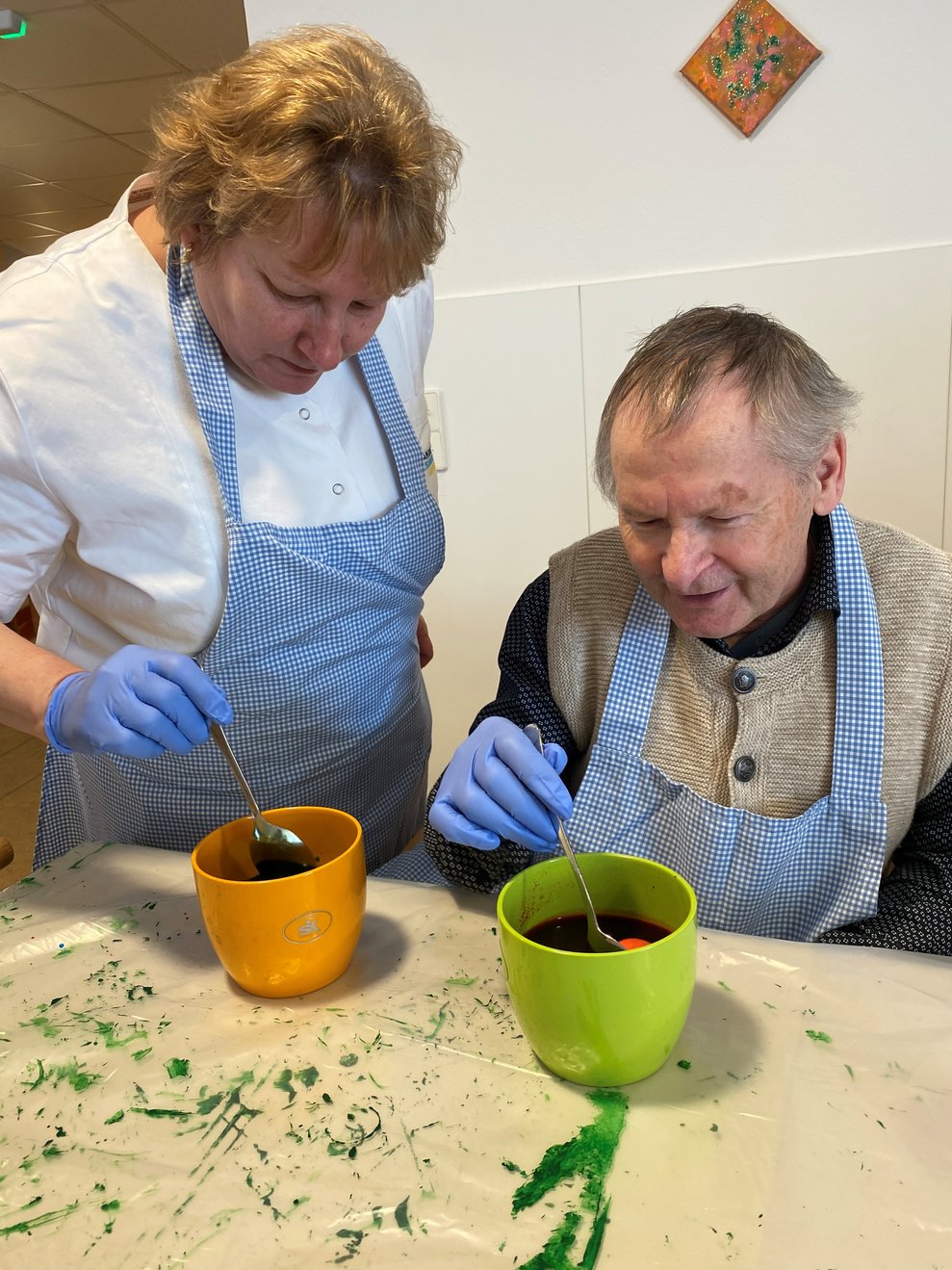 ganz gespannt wird alles genau beobachtet