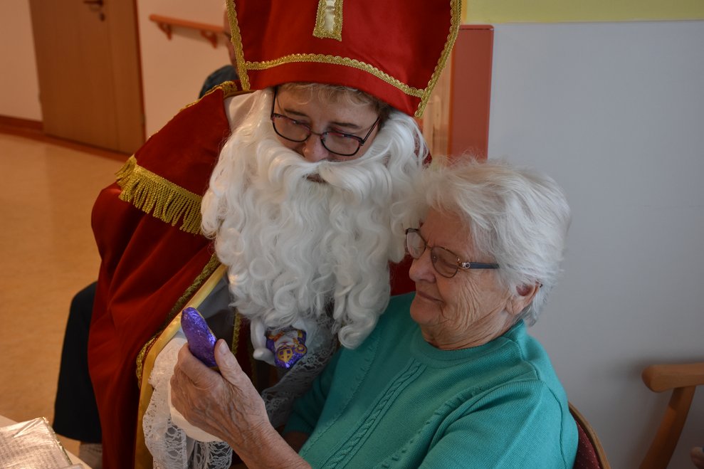 jeder freut sich über den Besuch vom Nikolaus
