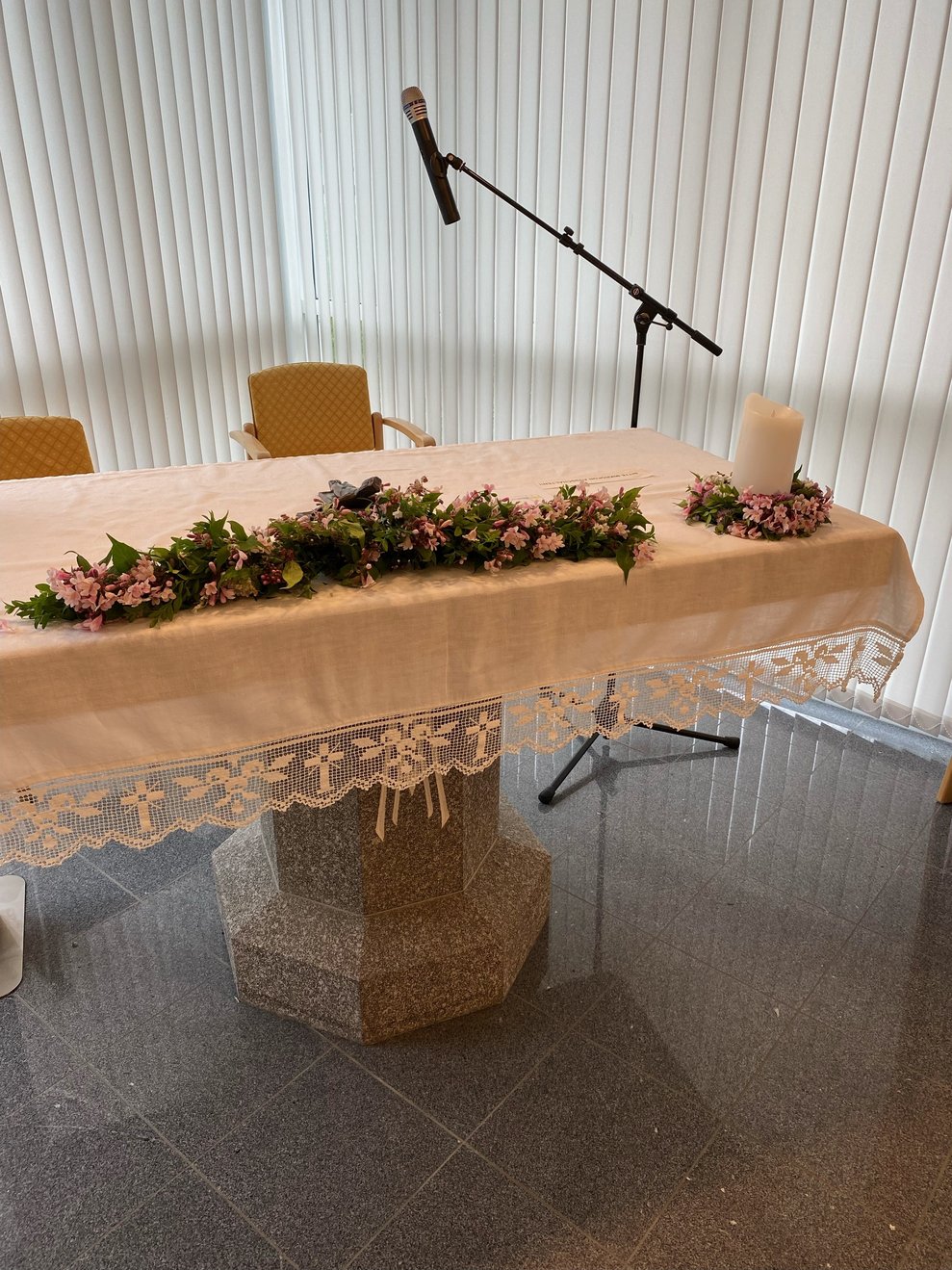 unser geschmückter Altar