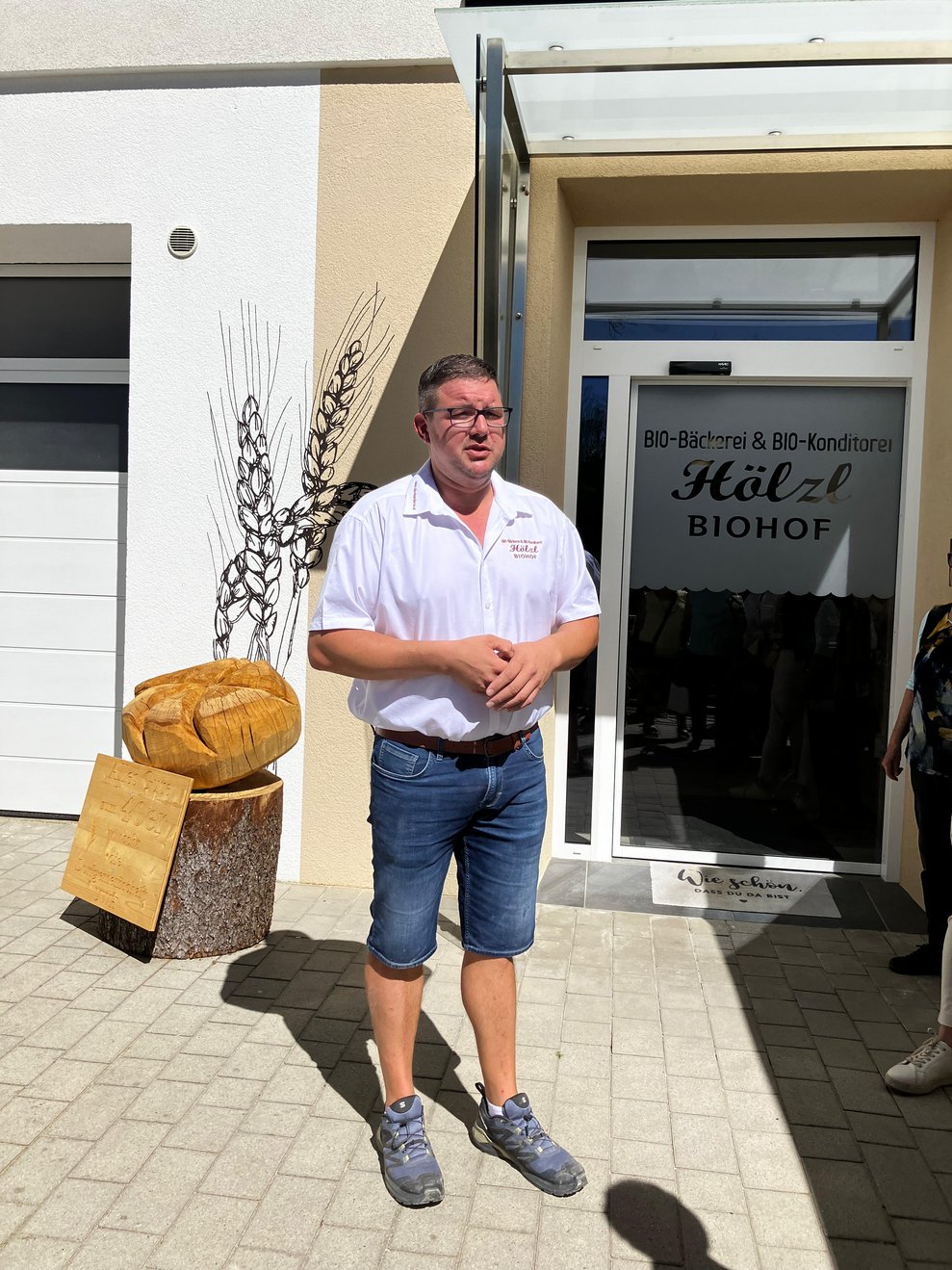 Begrüßung in der Bio Bäckerei Hölzl in Schweiggers