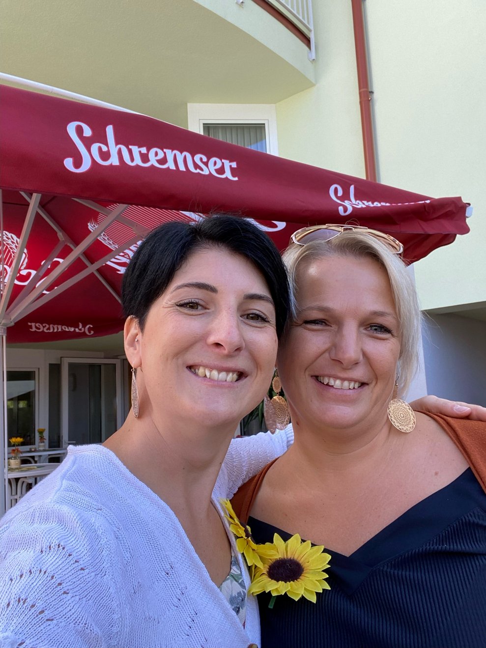 Managerin Ehrenamt/ Alltagsbegleiterin Julia und Pflege- und Betreuungsmanagerin Kathi 