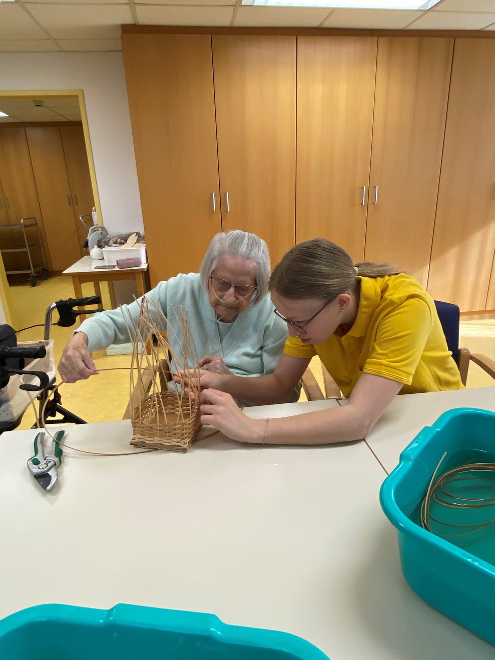 alles helfen zusammen